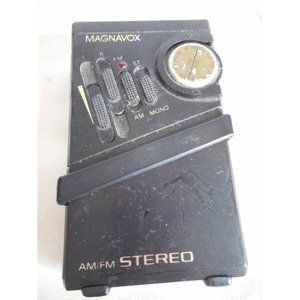 Vintage Magnavox AM/FM Stereo Radio With Headphone 1980s D1650 powers on